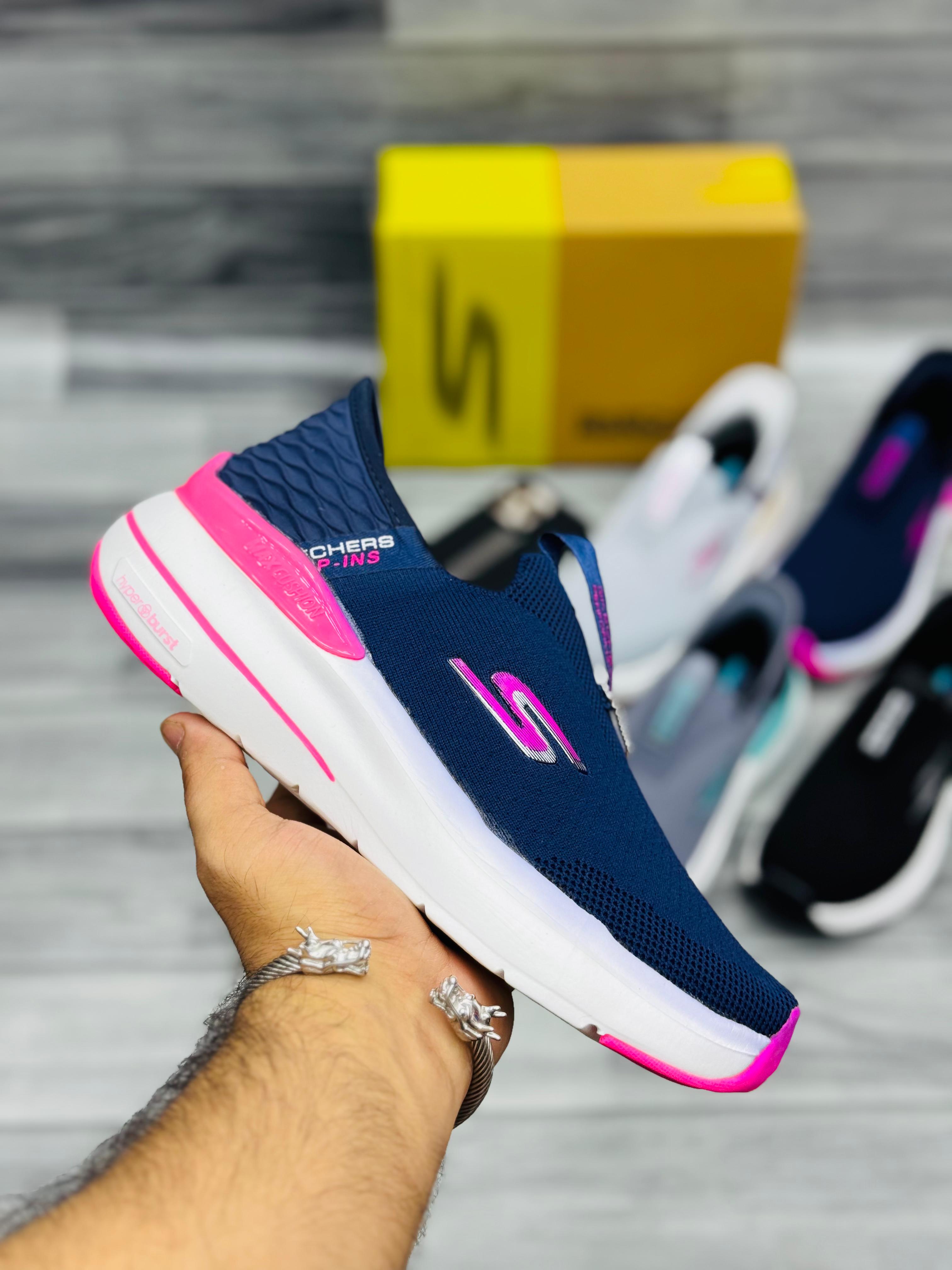 𝗦𝗸𝗲𝗰𝗵𝗲𝗿𝘀 𝗛𝘆𝗽𝗲𝗿 𝗕𝘂𝗿𝘀𝘁 – 𝗪𝗼𝗺𝗲𝗻’𝘀 𝗖𝗼𝗹𝗹𝗲𝗰𝘁𝗶𝗼𝗻 - 𝗡𝗮𝘃𝘆 𝗣𝗶𝗻𝗸