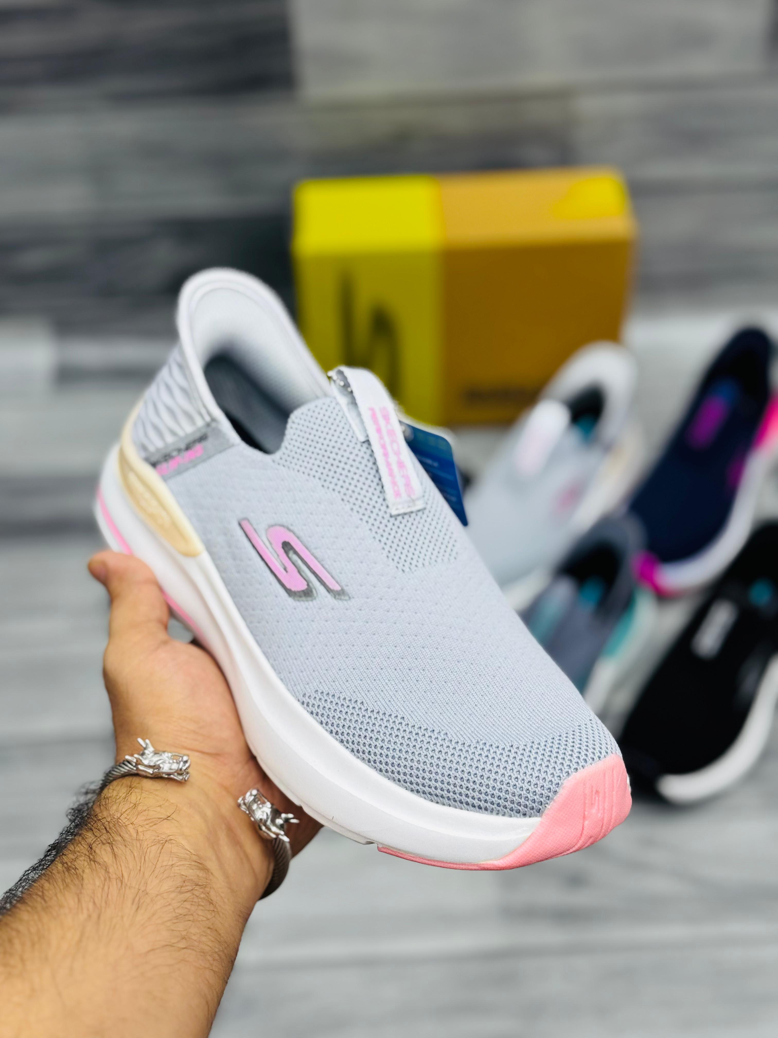 𝗦𝗸𝗲𝗰𝗵𝗲𝗿𝘀 𝗛𝘆𝗽𝗲𝗿 𝗕𝘂𝗿𝘀𝘁 – 𝗪𝗼𝗺𝗲𝗻’𝘀 𝗖𝗼𝗹𝗹𝗲𝗰𝘁𝗶𝗼𝗻 - 𝗚𝗿𝗲𝘆 𝗣𝗶𝗻𝗸