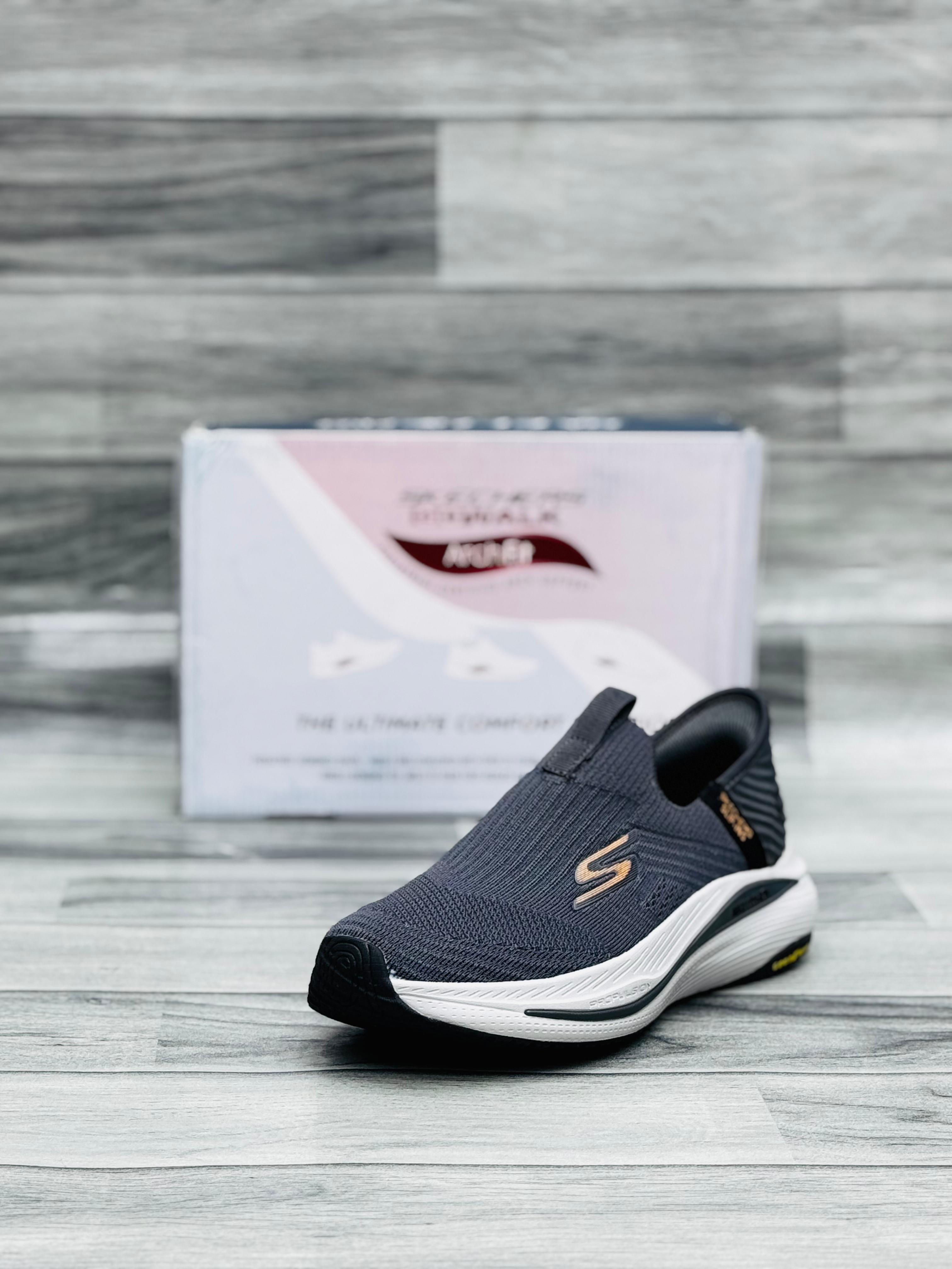 𝗦𝗸𝗲𝗰𝗵𝗲𝗿𝘀 𝗦𝘂𝗽𝗿𝗲𝗺𝗲 𝗠𝗮𝘅 𝗖𝘂𝘀𝗵𝗶𝗼𝗻 𝗠𝗲𝗺𝗼𝗿𝘆 𝗙𝗼𝗮𝗺 - 𝗡𝗮𝘃𝘆 𝗕𝗹𝘂𝗲