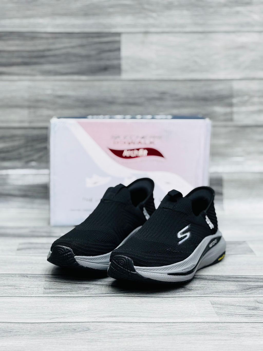 𝗦𝗸𝗲𝗰𝗵𝗲𝗿𝘀 𝗦𝘂𝗽𝗿𝗲𝗺𝗲 𝗠𝗮𝘅 𝗖𝘂𝘀𝗵𝗶𝗼𝗻 𝗠𝗲𝗺𝗼𝗿𝘆 𝗙𝗼𝗮𝗺 - 𝗞𝗻𝗶𝗴𝗵𝘁 𝗕𝗹𝗮𝗰𝗸