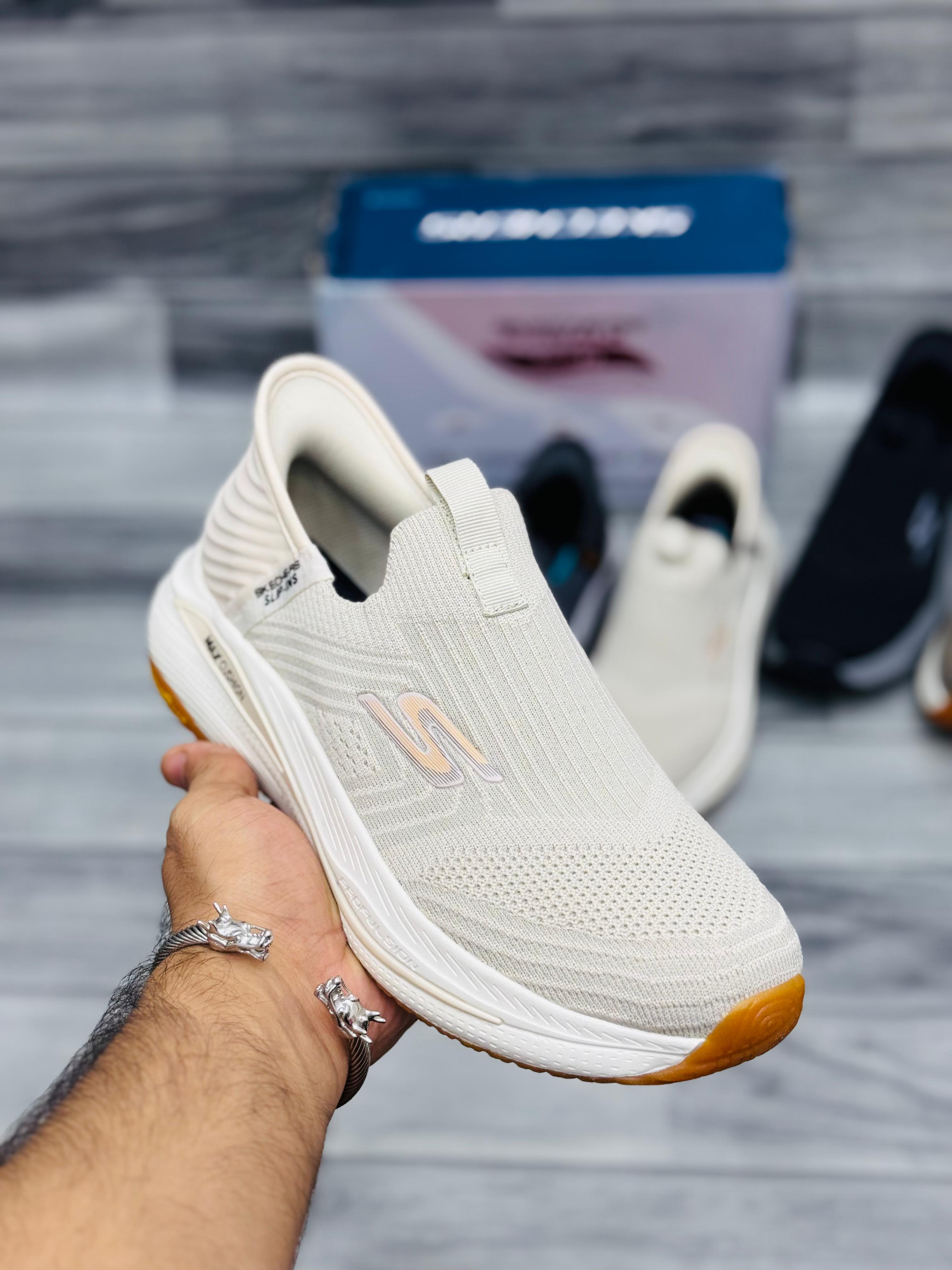 𝗦𝗸𝗲𝗰𝗵𝗲𝗿𝘀 𝗦𝘂𝗽𝗿𝗲𝗺𝗲 𝗠𝗮𝘅 𝗖𝘂𝘀𝗵𝗶𝗼𝗻 𝗠𝗲𝗺𝗼𝗿𝘆 𝗙𝗼𝗮𝗺 - 𝗖𝗿𝗲𝗮𝗺 𝗪𝗵𝗶𝘁𝗲