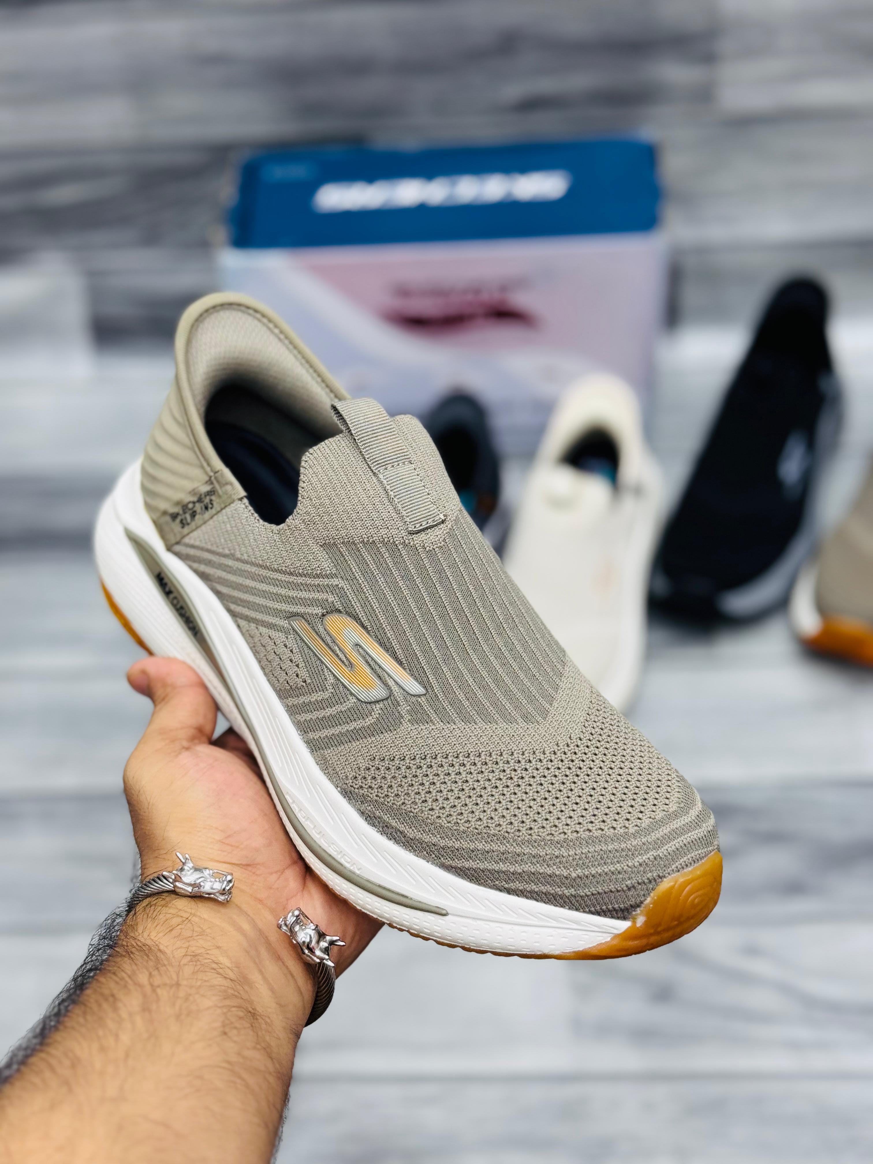 𝗦𝗸𝗲𝗰𝗵𝗲𝗿𝘀 𝗦𝘂𝗽𝗿𝗲𝗺𝗲 𝗠𝗮𝘅 𝗖𝘂𝘀𝗵𝗶𝗼𝗻 𝗠𝗲𝗺𝗼𝗿𝘆 𝗙𝗼𝗮𝗺 - 𝗖𝗮𝗺𝗲𝗹 𝗕𝗿𝗼𝘄𝗻