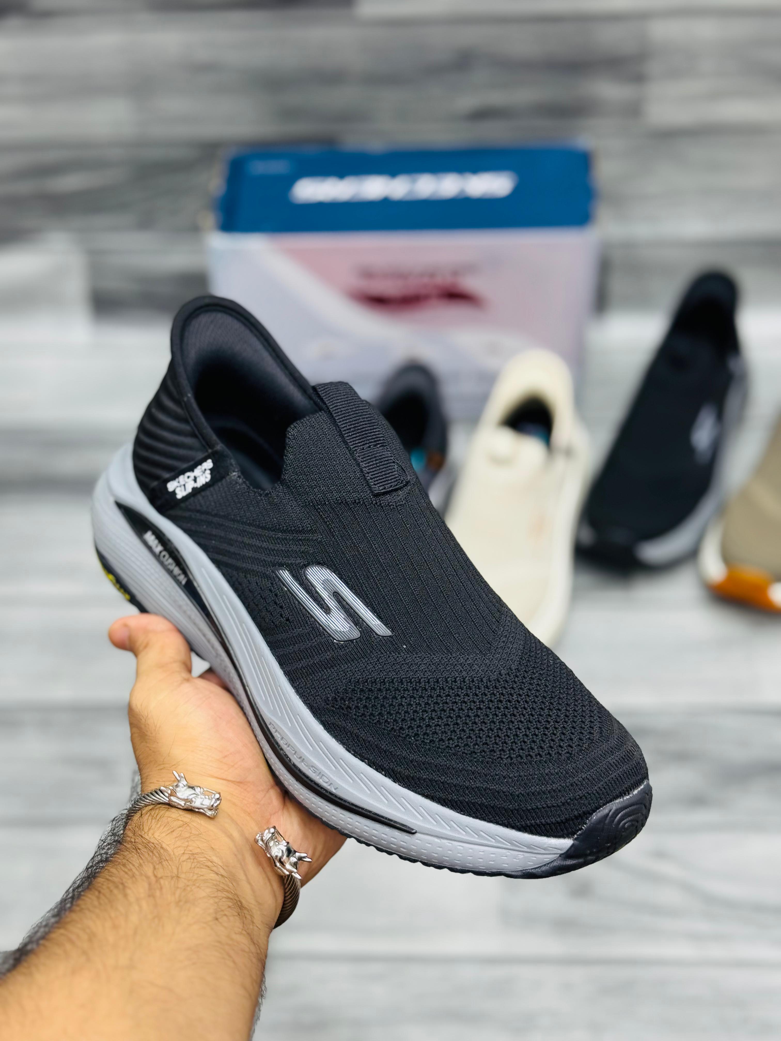 𝗦𝗸𝗲𝗰𝗵𝗲𝗿𝘀 𝗦𝘂𝗽𝗿𝗲𝗺𝗲 𝗠𝗮𝘅 𝗖𝘂𝘀𝗵𝗶𝗼𝗻 𝗠𝗲𝗺𝗼𝗿𝘆 𝗙𝗼𝗮𝗺 - 𝗞𝗻𝗶𝗴𝗵𝘁 𝗕𝗹𝗮𝗰𝗸