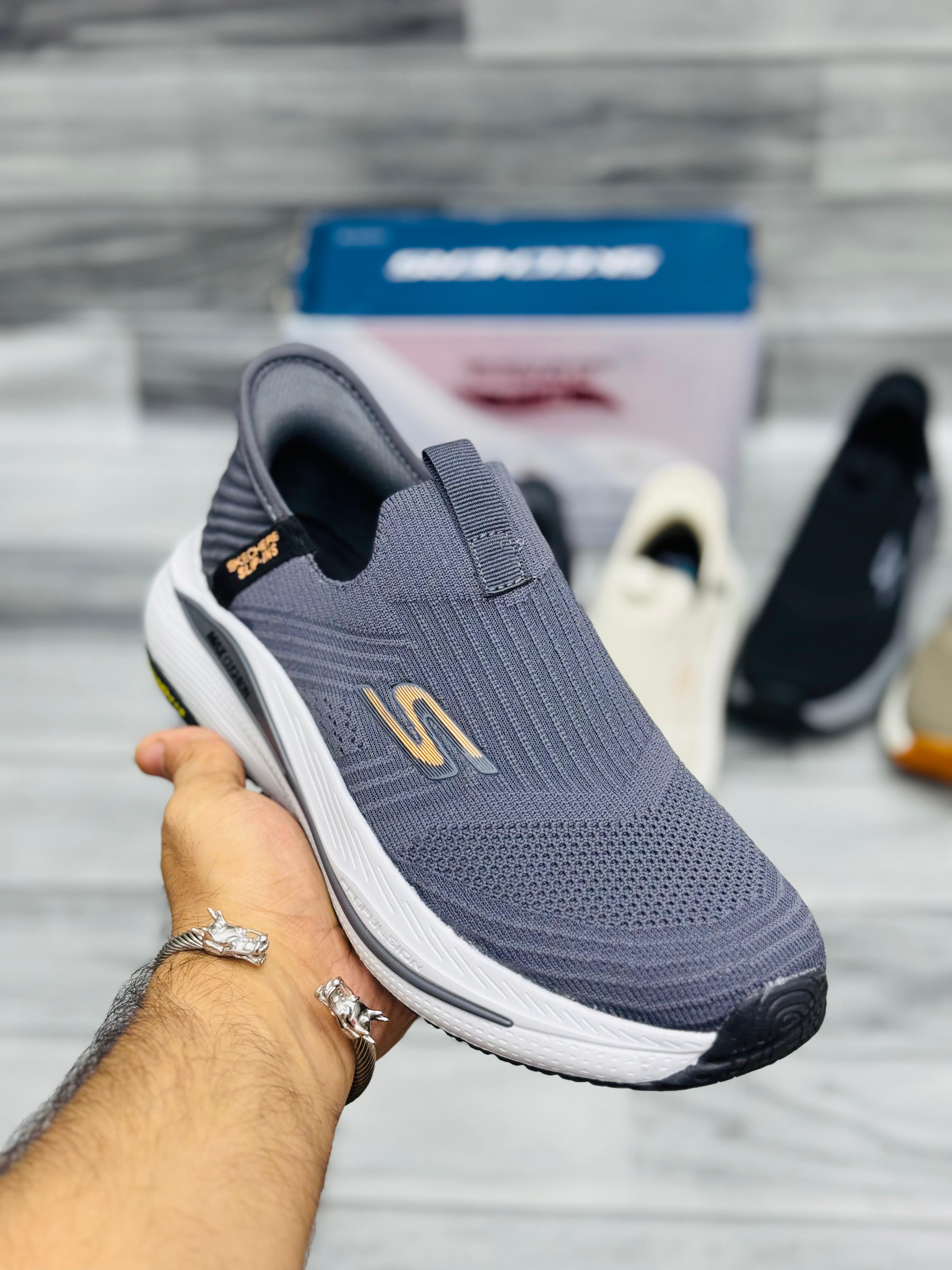 𝗦𝗸𝗲𝗰𝗵𝗲𝗿𝘀 𝗦𝘂𝗽𝗿𝗲𝗺𝗲 𝗠𝗮𝘅 𝗖𝘂𝘀𝗵𝗶𝗼𝗻 𝗠𝗲𝗺𝗼𝗿𝘆 𝗙𝗼𝗮𝗺 - 𝗡𝗮𝘃𝘆 𝗕𝗹𝘂𝗲
