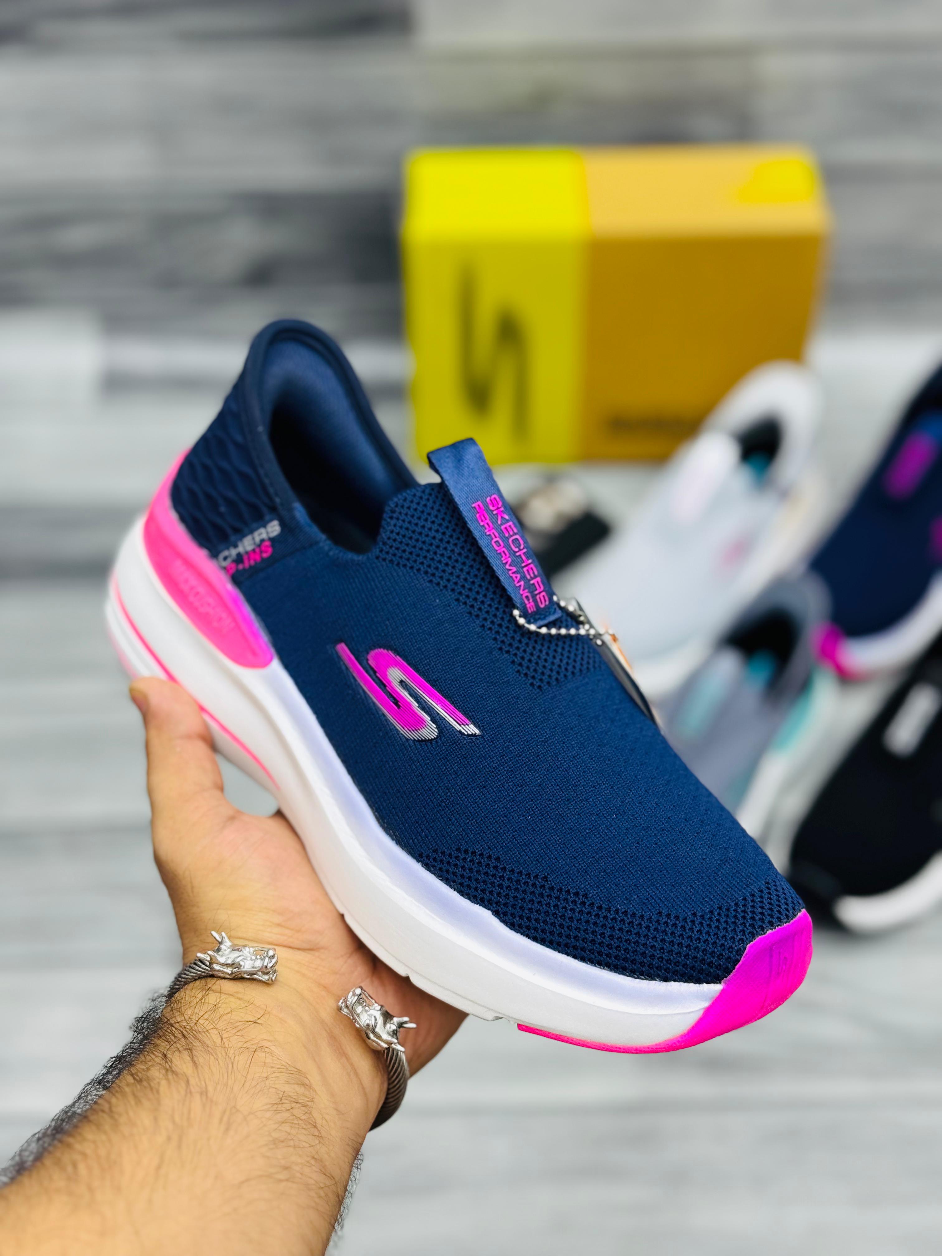 𝗦𝗸𝗲𝗰𝗵𝗲𝗿𝘀 𝗛𝘆𝗽𝗲𝗿 𝗕𝘂𝗿𝘀𝘁 – 𝗪𝗼𝗺𝗲𝗻’𝘀 𝗖𝗼𝗹𝗹𝗲𝗰𝘁𝗶𝗼𝗻 - 𝗡𝗮𝘃𝘆 𝗣𝗶𝗻𝗸