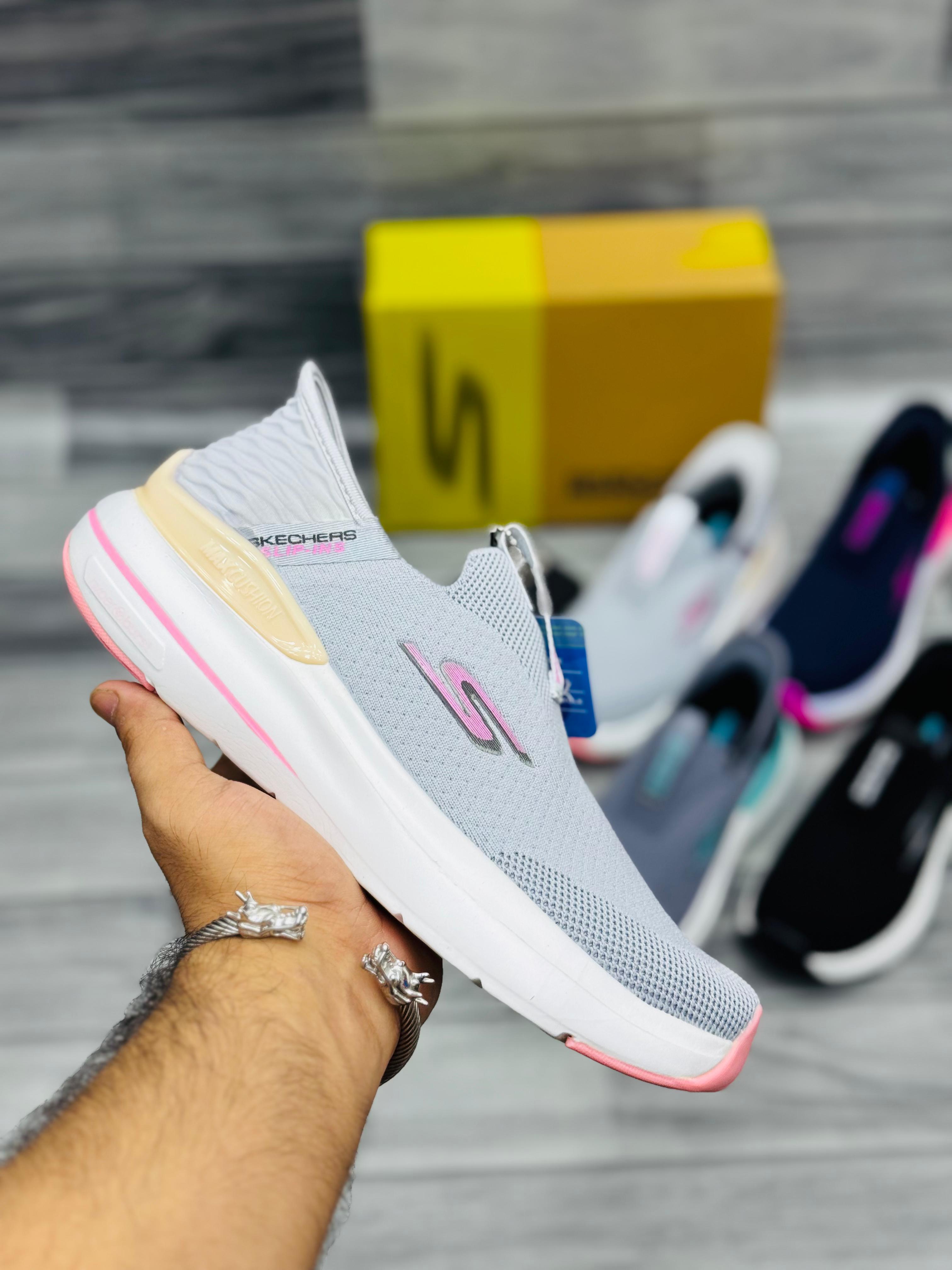 𝗦𝗸𝗲𝗰𝗵𝗲𝗿𝘀 𝗛𝘆𝗽𝗲𝗿 𝗕𝘂𝗿𝘀𝘁 – 𝗪𝗼𝗺𝗲𝗻’𝘀 𝗖𝗼𝗹𝗹𝗲𝗰𝘁𝗶𝗼𝗻 - 𝗚𝗿𝗲𝘆 𝗣𝗶𝗻𝗸