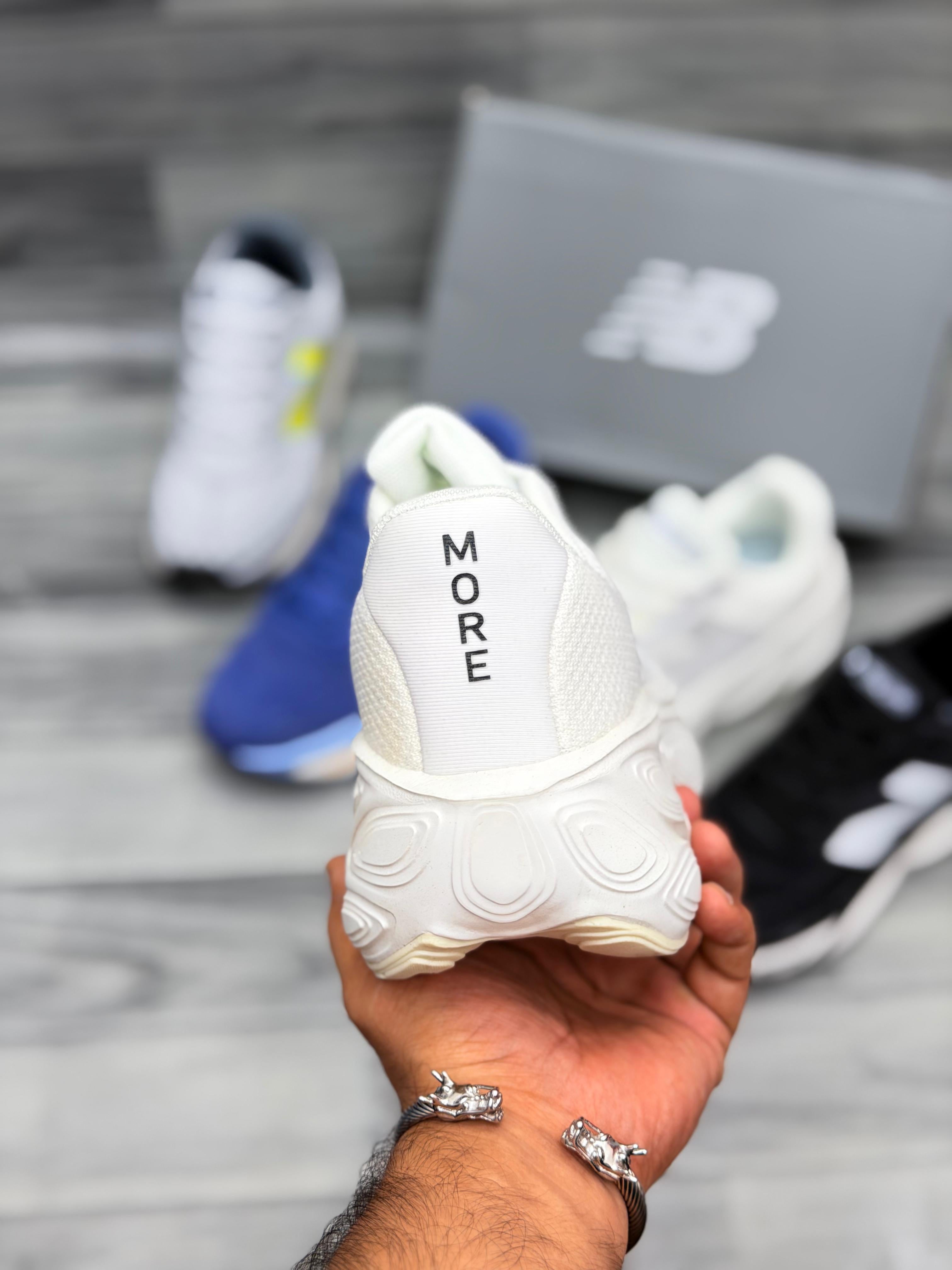 𝗡𝗲𝘄 𝗕𝗮𝗹𝗮𝗻𝗰𝗲 𝗙𝗿𝗲𝘀𝗵 𝗙𝗼𝗮𝗺 𝗫 𝟭𝟬𝟴𝟬 - 𝗪𝗵𝗶𝘁𝗲